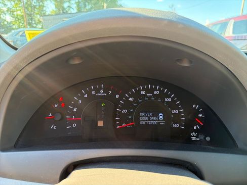 Used 2011 Toyota Camry XLE w/ XLE Extra-Value Pkg #2 FWD image 30