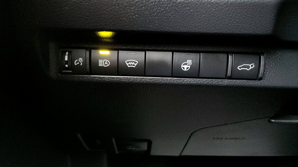 Certified 2025 Toyota RAV4 SE w/ Weather & Moonroof Package AWD/4WD image 33