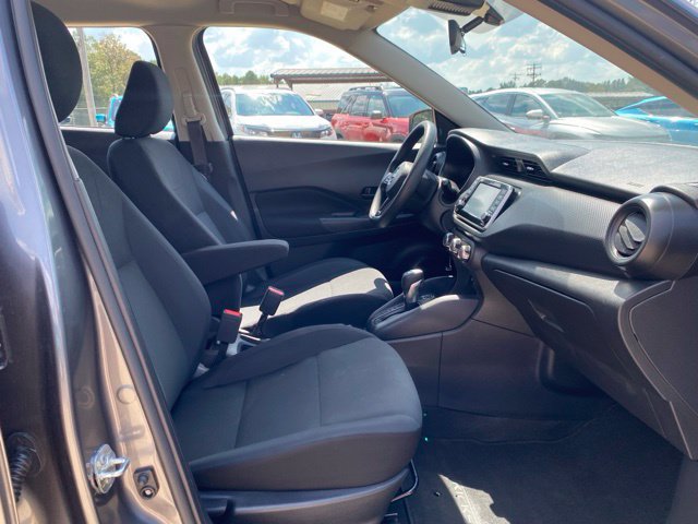 Used 2024 Nissan Kicks S FWD image 9