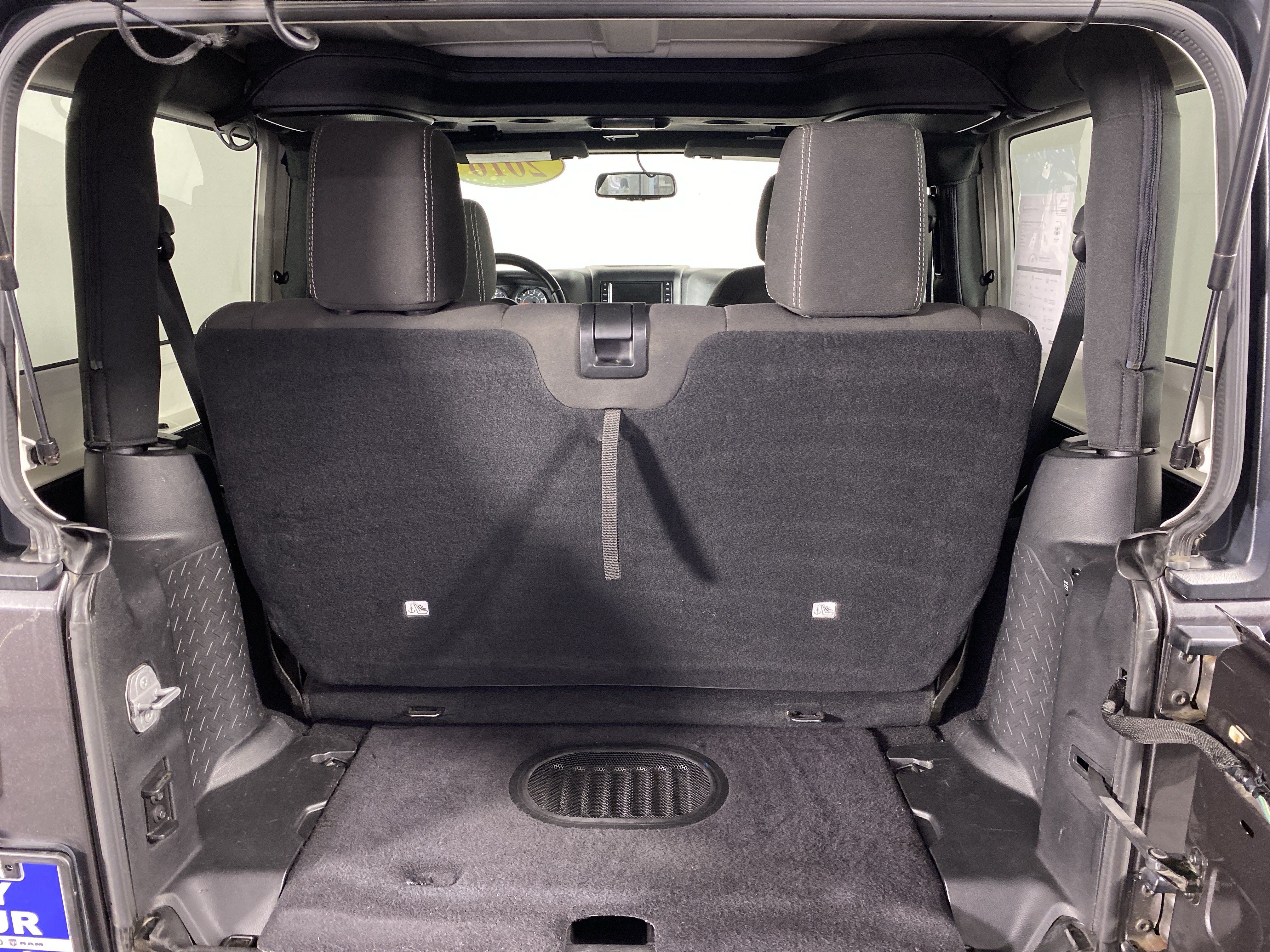 Used 2016 Jeep Wrangler Rubicon w/ Dual Top Group AWD/4WD image 28