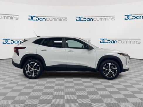 New 2026 Chevrolet Trax RS image 9