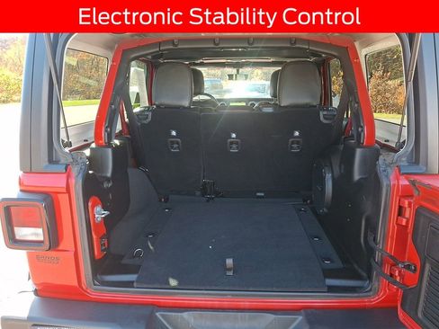 Used 2022 Jeep Wrangler Unlimited Sahara w/ Cold Weather Group image 28