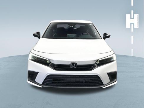 Used 2023 Honda Civic Sport image 2