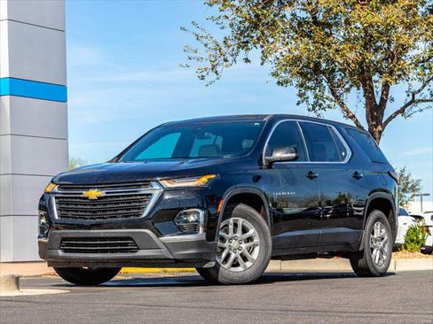 Certified 2023 Chevrolet Traverse LS image 1