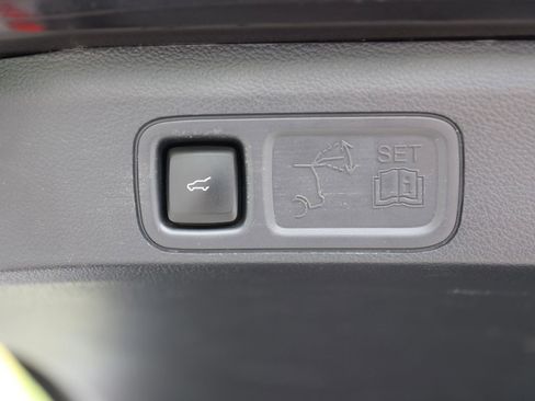 Used 2024 Ford Expedition Limited AWD/4WD image 16