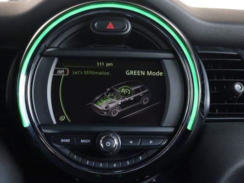 Used 2015 MINI Cooper 4-Door Hardtop FWD image 40