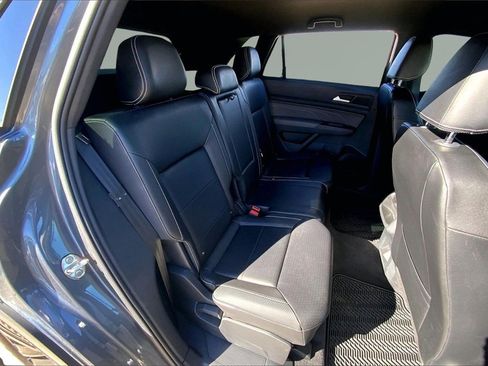 Used 2023 Volkswagen Atlas Cross Sport SE image 26