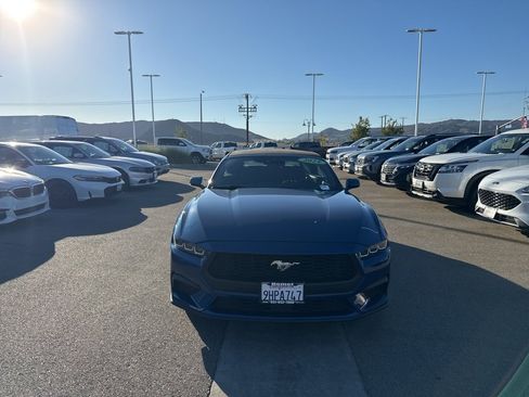 Used 2024 Ford Mustang Convertible image 3