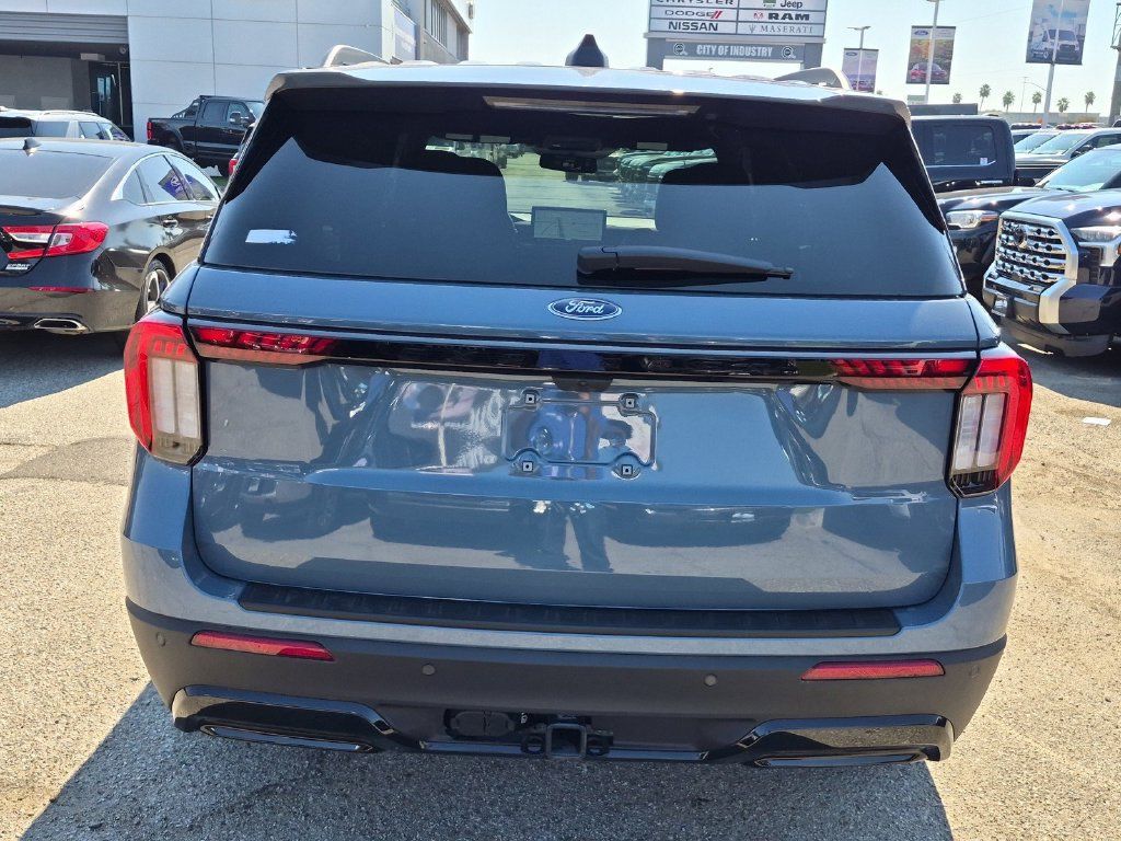 Used 2026 Ford Explorer ST-Line w/ ST-Line Street Pack RWD image 6