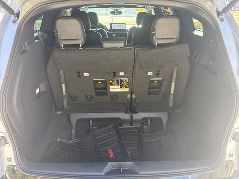 Used 2025 Toyota Sienna XSE w/ XSE Plus Package image 27