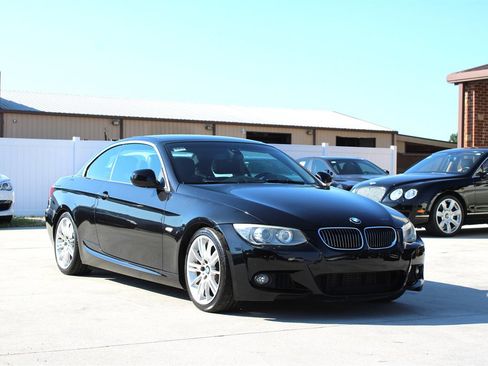 Used 2013 BMW 335i Convertible image 17