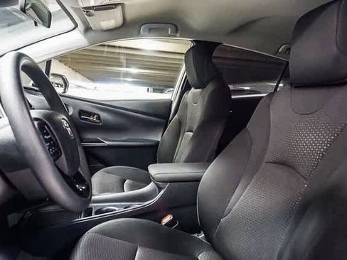 Certified 2021 Toyota Prius LE w/ Carpet Mat Package (TMS) image 19
