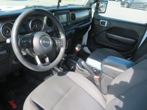 Used 2019 Jeep Wrangler Unlimited Sport image 13