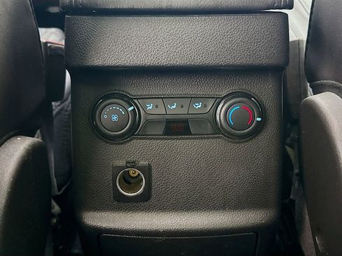 Used 2014 Ford Explorer XLT w/ Equipment Group 202A AWD/4WD image 25
