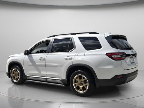 Used 2024 Honda Pilot EX-L image 8
