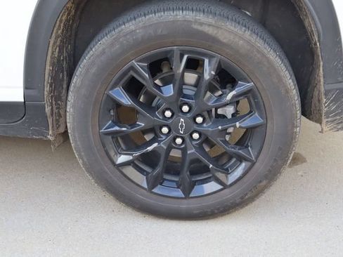 Used 2024 Chevrolet Traverse LT w/ Midnight/Sport Edition FWD image 28