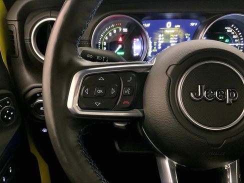 Used 2022 Jeep Wrangler Unlimited Rubicon 4xe w/ Cold Weather Group AWD/4WD image 17