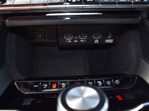 Used 2024 Jeep Wagoneer Series II w/ Convenience Group I image 20