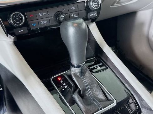 Used 2022 Jeep Compass Latitude image 16