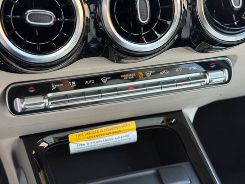 New 2026 Mercedes-Benz GLB 250 image 19