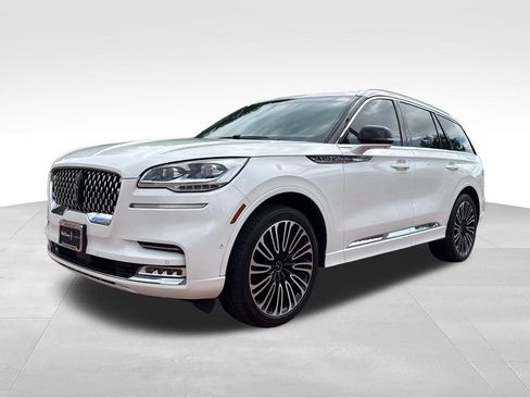 Certified 2023 Lincoln Aviator Black Label w/ Dynamic Handling Package AWD/4WD image 4