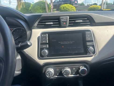 Used 2020 Nissan Versa SV FWD image 4