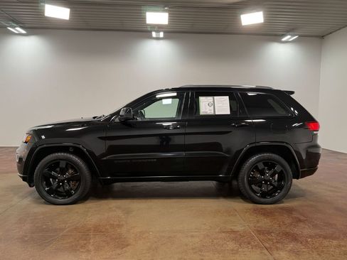 Used 2020 Jeep Grand Cherokee Altitude AWD/4WD image 27