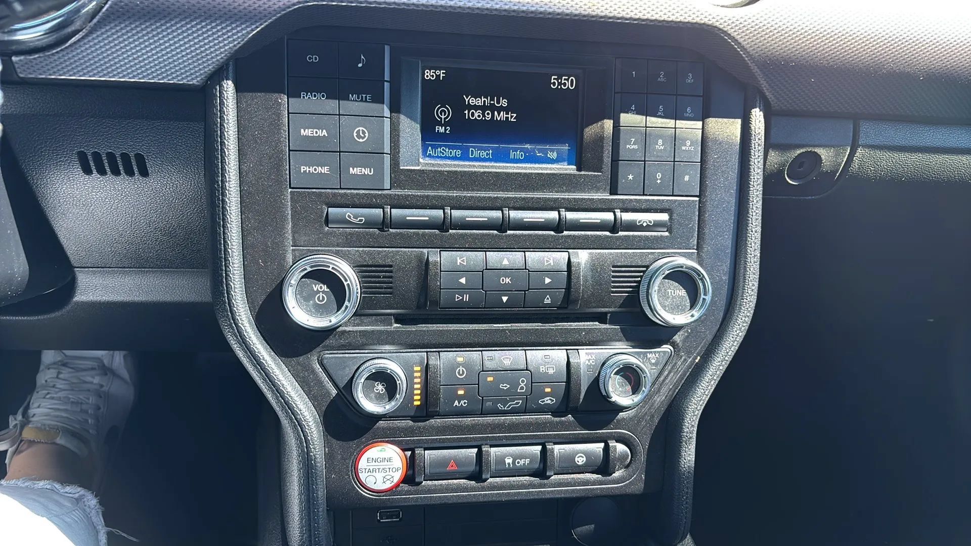 Used 2015 Ford Mustang Coupe RWD image 29