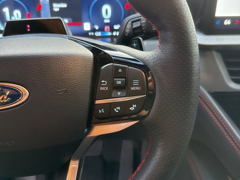 Used 2025 Ford Explorer ST image 32