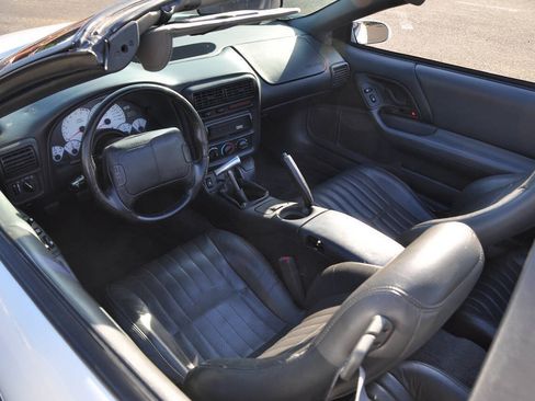 Used 1997 Chevrolet Camaro Z28 w/ Preferred Equipment Group 2 RWD image 17