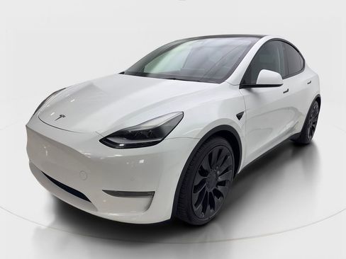 Used 2021 Tesla Model Y Performance image 2