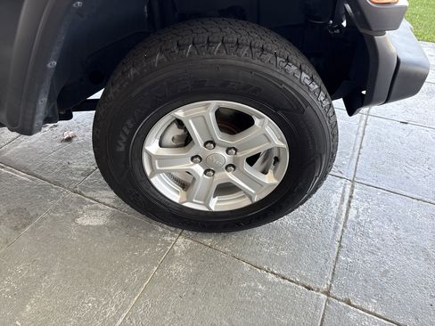 Used 2020 Jeep Wrangler Unlimited Sport S AWD/4WD image 16