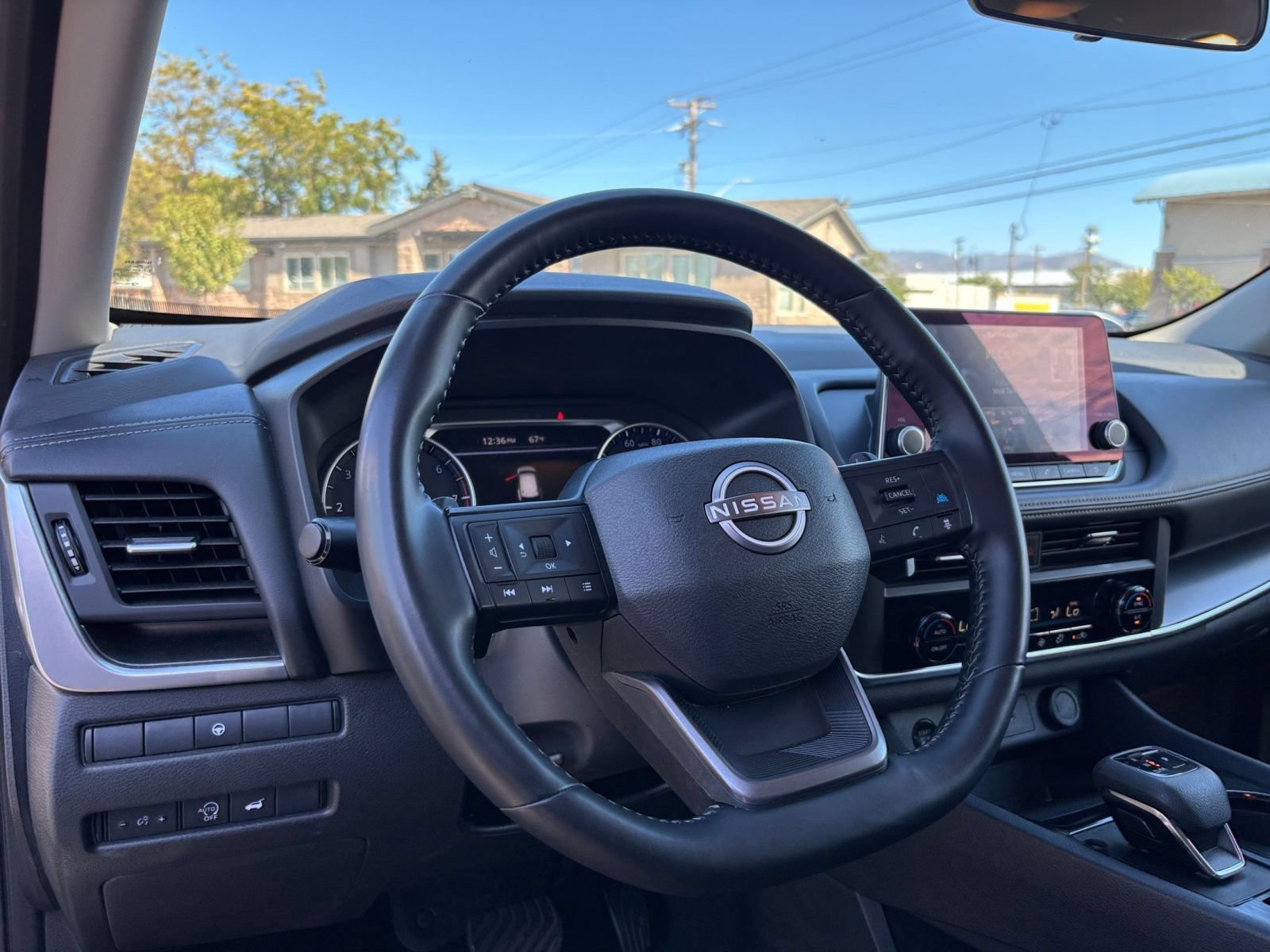 Used 2025 Nissan Rogue SV AWD/4WD image 35