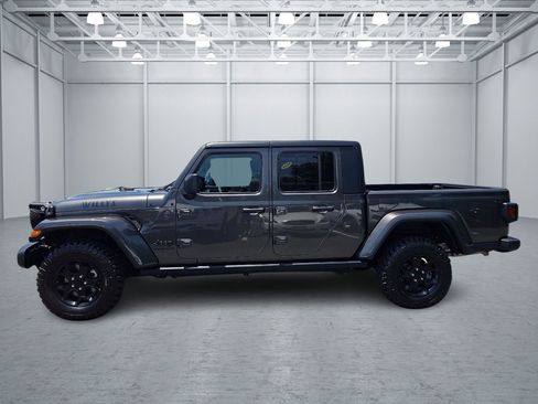Used 2023 Jeep Gladiator Sport AWD/4WD image 2