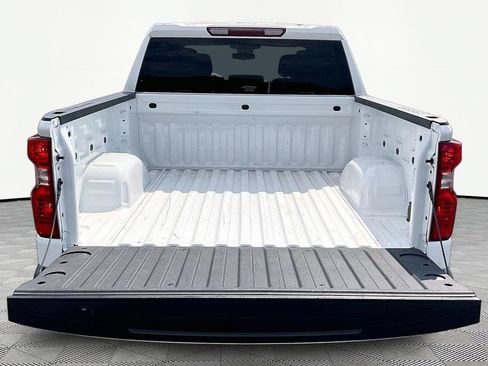 Used 2023 Chevrolet Silverado 1500 LT AWD/4WD image 7