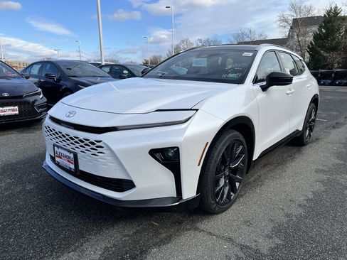 New 2025 Toyota Crown Signia image 1