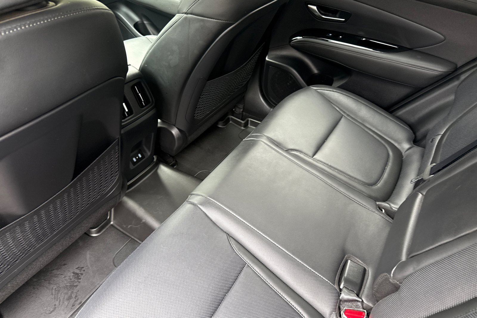 Used 2025 Hyundai Tucson Limited AWD/4WD image 12
