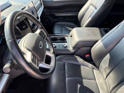 Used 2023 Ford Expedition XLT AWD/4WD image 18