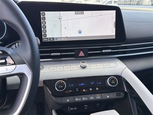 Certified 2025 Hyundai Elantra Limited image 21