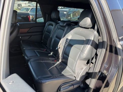 Used 2022 Lincoln Navigator L 2WD image 11