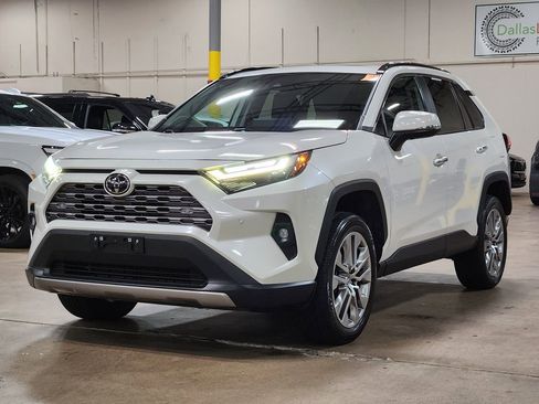 Used 2022 Toyota RAV4 Limited w/ Limited Grade Weather Package AWD/4WD image 4