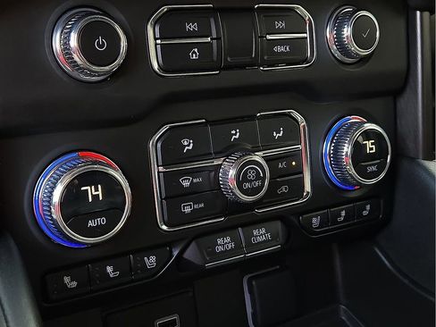 Used 2023 GMC Yukon AT4 AWD/4WD image 17