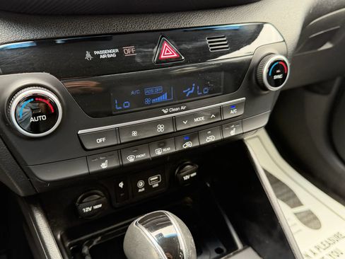 Used 2020 Hyundai Tucson Sport FWD image 17