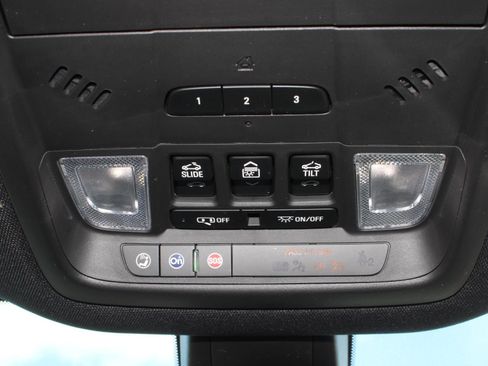 Used 2023 Buick Enclave Avenir AWD/4WD image 12