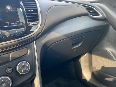Used 2019 Chevrolet Trax LS AWD/4WD image 16