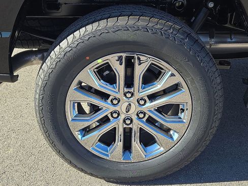 Used 2026 Ford F150 Lariat w/ Equipment Group 501A Mid image 7