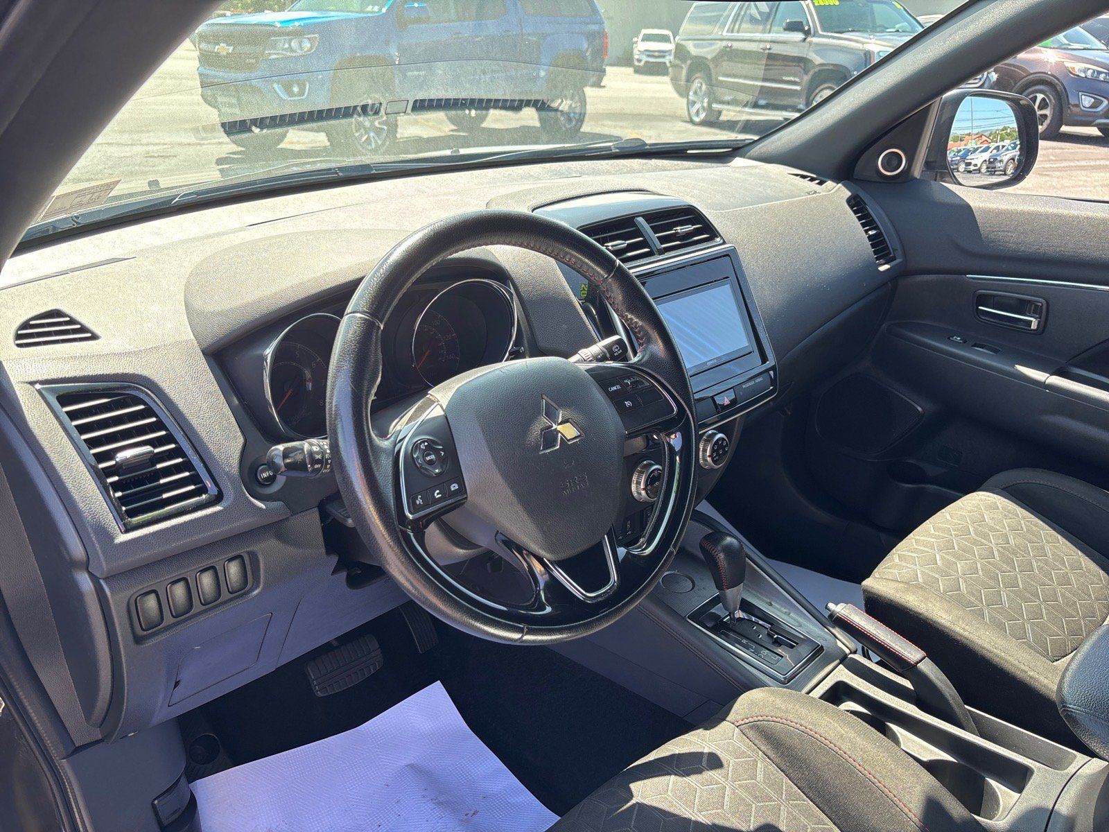 Used 2020 Mitsubishi Outlander Sport Black Edition FWD image 21