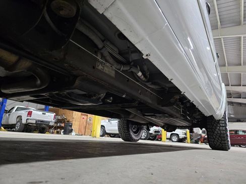 Used 2005 Chevrolet Silverado 1500 4x4 Crew Cab w/ Safe And Sound Package image 35