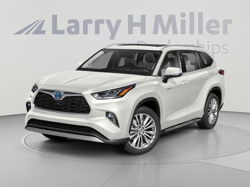 Certified 2021 Toyota Highlander Platinum AWD/4WD image 1