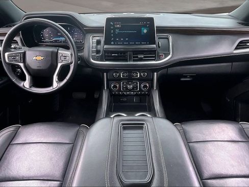 Used 2024 Chevrolet Suburban Premier image 7